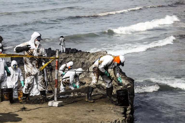 Derrame de petróleo en Ventanilla: Playa Cavero