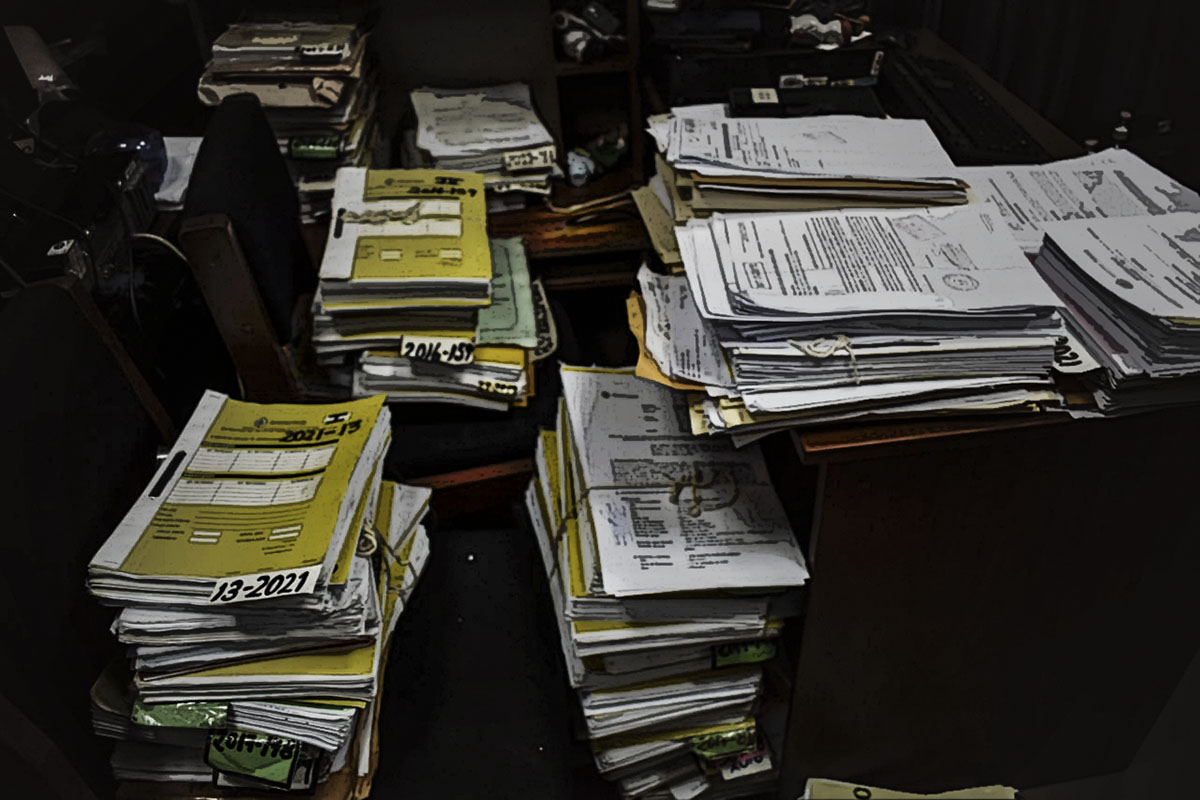 Expedientes de la fiscalía de Trata de Personas de Madre de Dios. Según la fiscal Luz Amelia Saavedra, la legislación actual no considera como víctimas a los hijos de las mujeres explotadas sexualmente. (Foto: Iván Atilano)